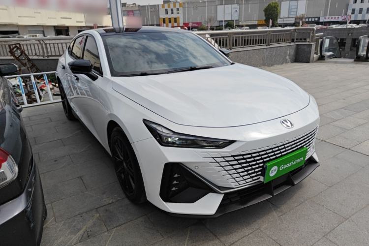 Used CHANGAN UNI-V 2022 1.5T Prestige Version
