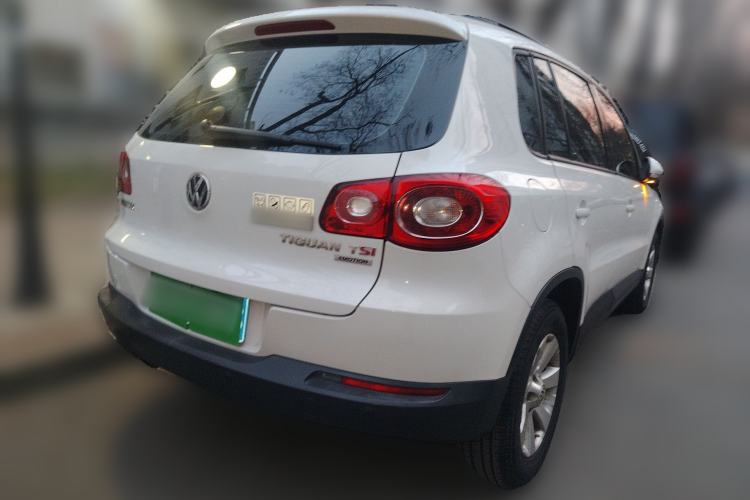 Used Volkswagen Tiguan 2010 1.8 TSI Automatic All-Wheel Drive Fashion Edition Rear Right 45 Deg