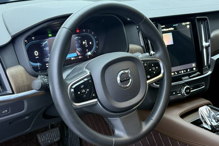 Used Volvo S90 2023 B5 Zhiyuan Luxury Edition