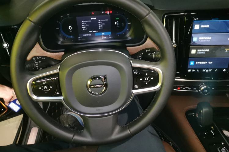Used Volvo S90 New Energy 2024 Plug-in Hybrid Four-Wheel Drive Long-Range Zhiyi Luxury Edition Steering Wheel