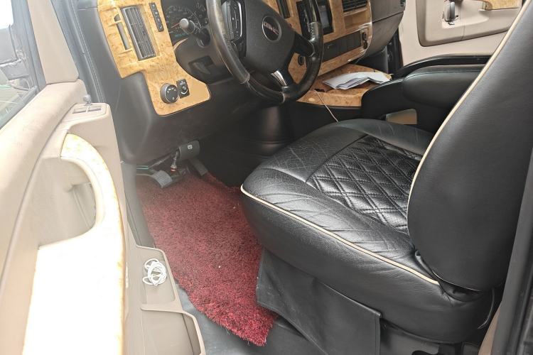 Used GMC SAVANA 2013 5.3L four-wheel-drive Leader Edition