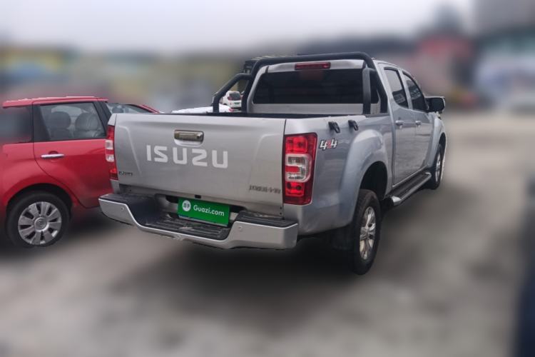 Used Isuzu D-MAX 2023 2.5T Manual 4x4 Diesel Flagship Long Wheelbase Exterior 5