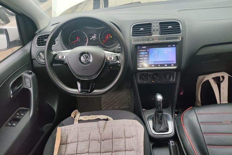 Used Volkswagen Polo 2016 1.6L Automatic Comfort Model Steering Wheel