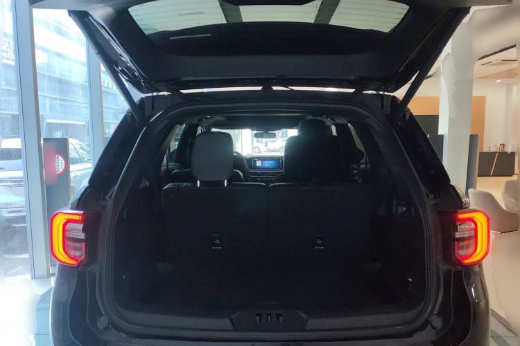 Used Ford Explorer 2023 EcoBoost 285 4x4 ST-LINE 6-Seater Trunk