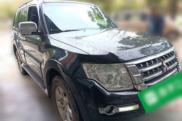 Used Mitsubishi Pajero 2015 3.0L Automatic Luxury Version China IV Standard