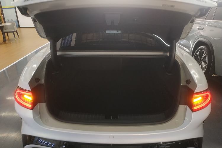 Used Xiaomi Auto SU7 2024 Rear-Drive Long-Range Intelligent Driving Version