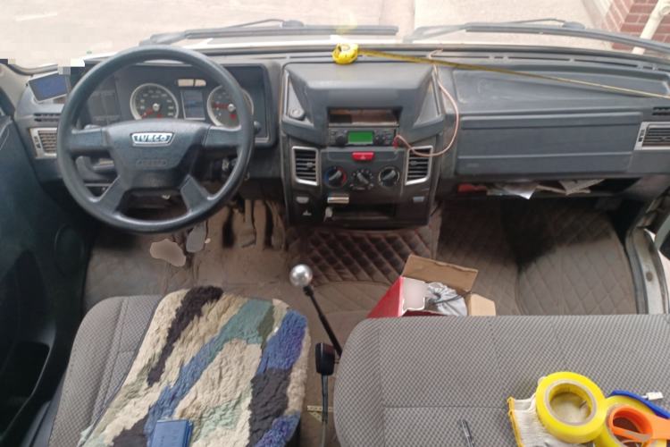 Used Iveco Daily 2017 2.5T A35 Passenger Van 5-7 Seats Model 47Z5