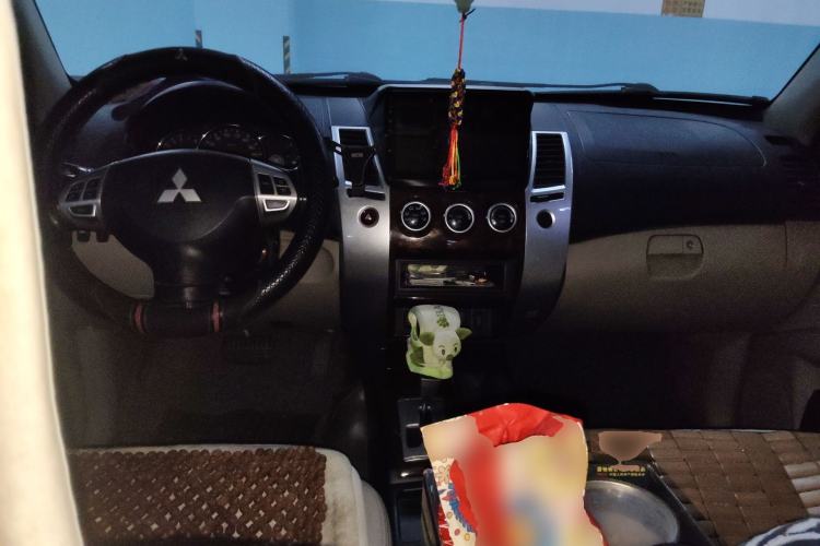 Used Mitsubishi Pajero Sport 2013 3.0L Automatic 4x4 Flagship Edition
