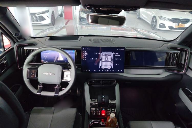 Used Formula Leopard 5 2023 Navigator Edition
