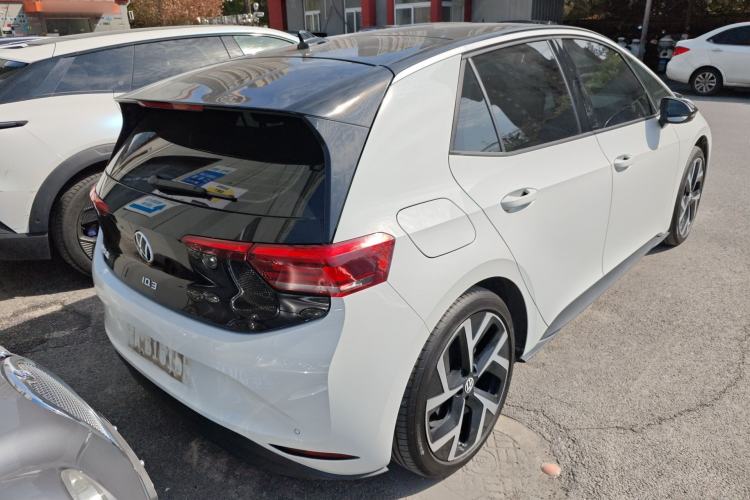 Used Volkswagen ID.3 2025 Smart Edition Ultra-Intelligent Oxygen Version Rear Right 45 Deg