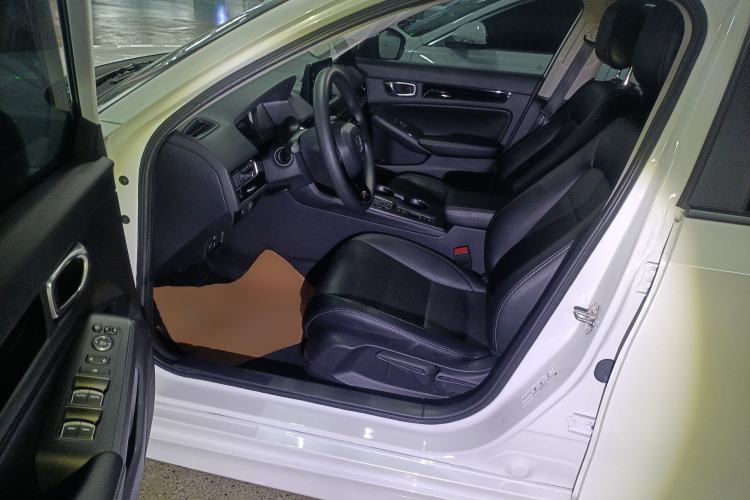 Used Honda Civic 2023 240TURBO CVT Dynamic · Center Stage Special Edition