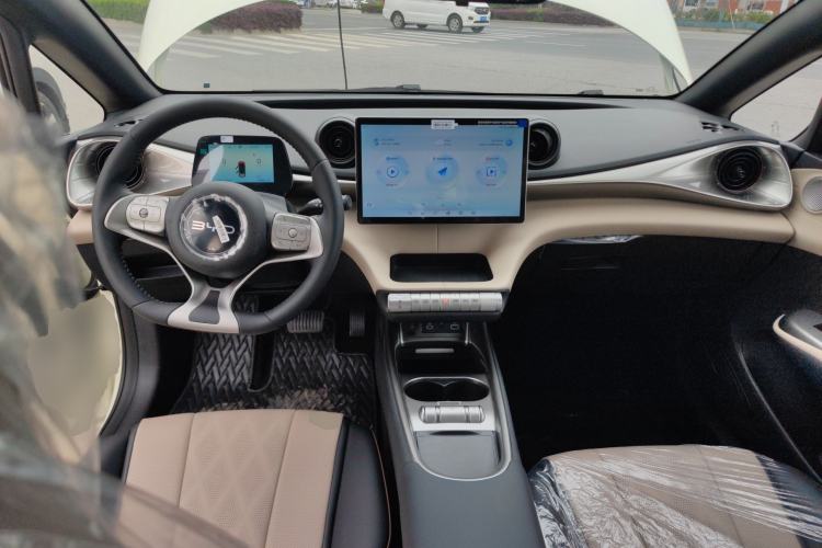 Used BYD Dolphin 2025 420km Fashion Edition Center Console