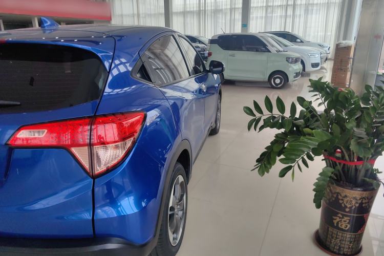 Used Honda Vezel 2016 1.8L CVT Front-Wheel Drive Pioneer Edition
