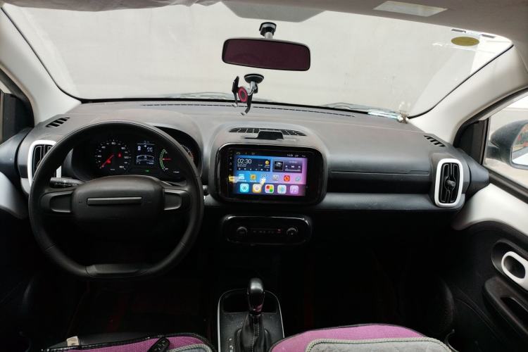 Used Roewe Clever 2022 311km QiQi BoBo Edition Center Console