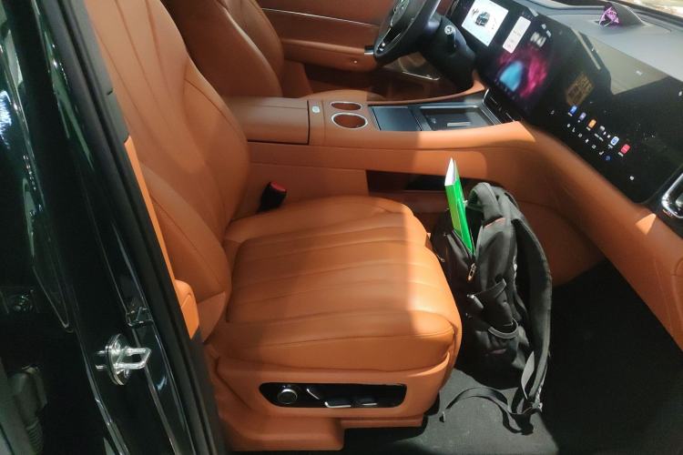 Used Hima AITO M8 2025 Extended-Range Ultra Version 53.4 kWh 6-Seater Edition