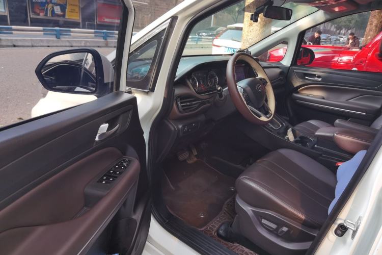 Used GAC Trumpchi M6 2019 270T Automatic Luxury Edition (7-seater) China V Standard Driver Seat