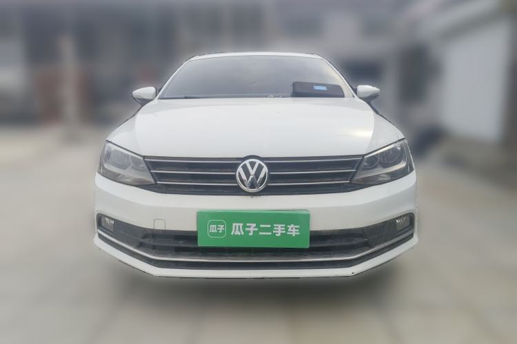 Used Volkswagen Sagitar 2015 1.6L Manual Comfort Model Front