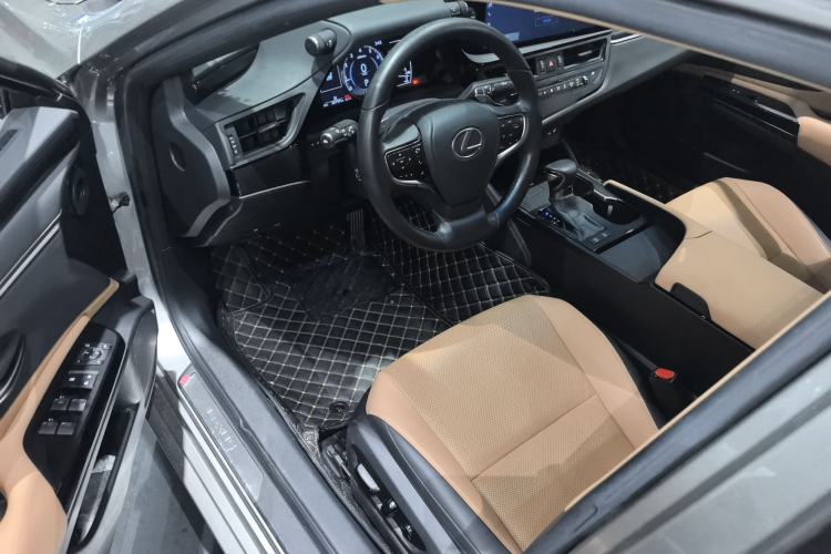 Used Lexus ES 2022 200 Excellence Edition Driver Seat