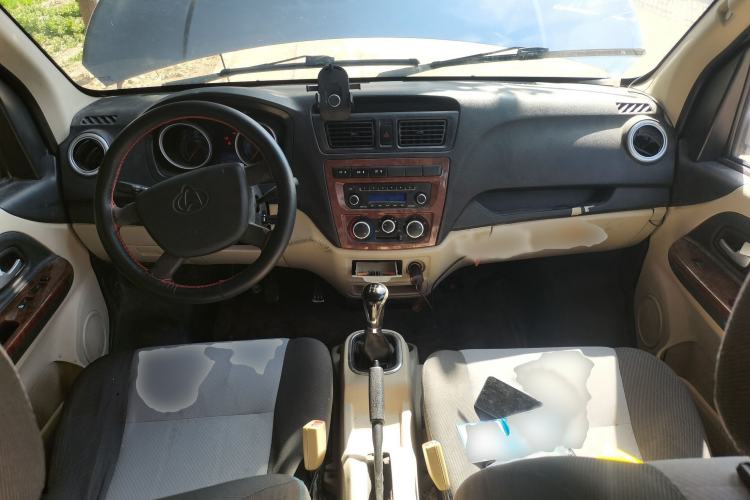 Used CHANGAN KAICHENG Ruixing M80 2018 1.5L Comfort Version Flat-Top Liftback 4G15S Interior 2