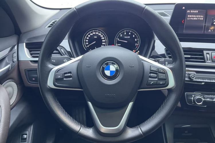 Used BMW X1 2022 sDrive20Li Fashion Model Steering Wheel