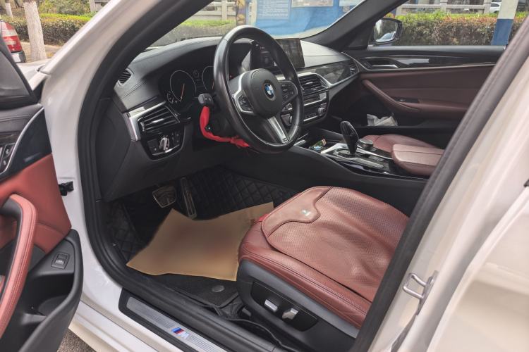 Used BMW 5 Series 2019 Facelifted 530Li Leading Edition M Sport Package
