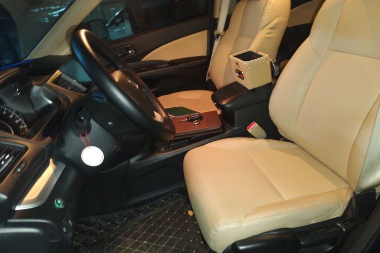 Used Honda CR-V 2016 2.0L two-wheel drive Urban Edition Left Front Seat