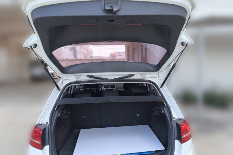 Used Volkswagen Golf 2016 1.6L Automatic Fashion Model
