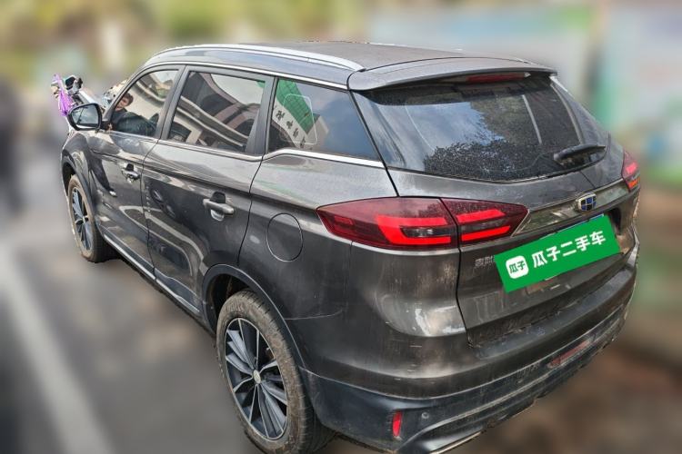 Used Geely Auto Emgrand X7 Sport 2018 1.8TD Automatic Two-Wheel Drive ZhiZun Model with 4G Connectivity
