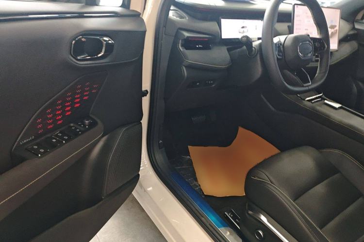 Used Lynk & Co 06 2025 Renew 1.5T Halo Driver Seat