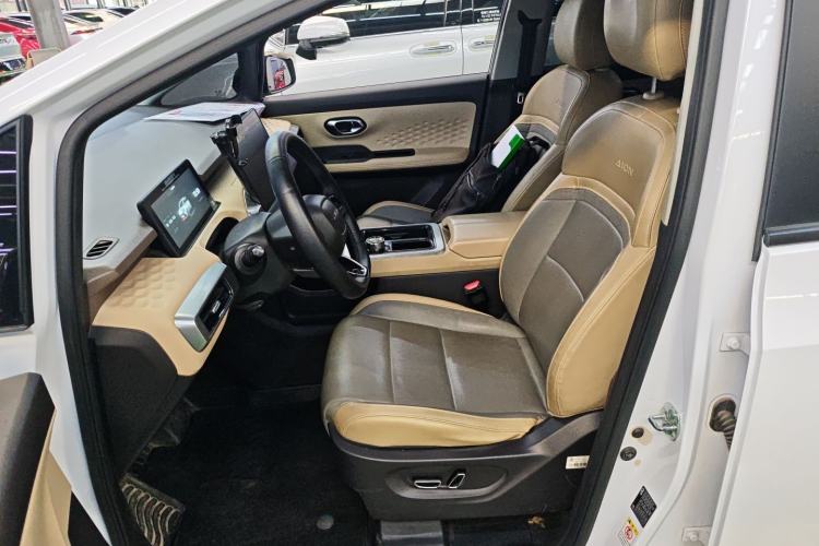 Used AION Y 2021 70 Intelligent Dynamic Edition Left Front Seat