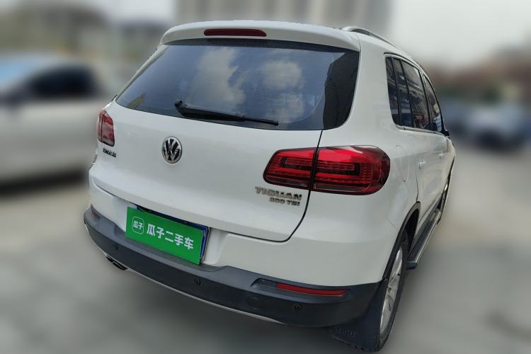 Used Volkswagen Tiguan 2015 1.8TSI Automatic Two-Wheel Drive Luxury Model Rear Right 45 Deg