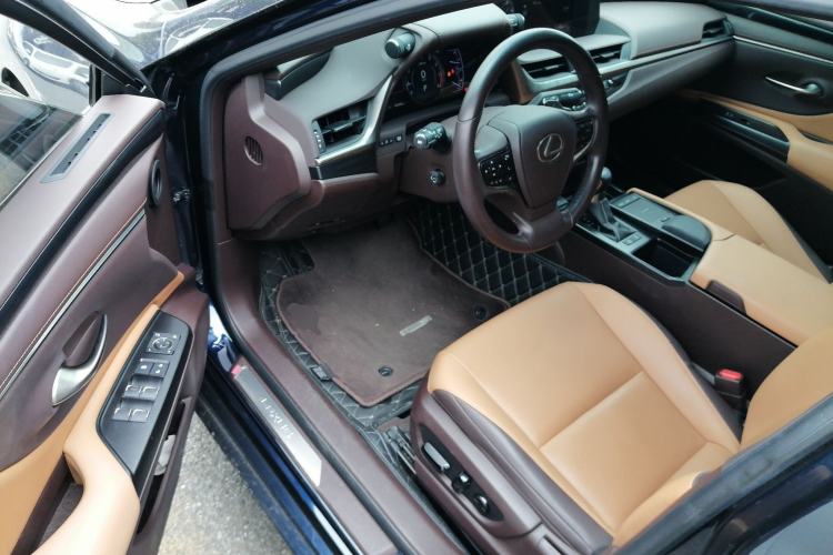 Used Lexus ES 2020 200 Excellence Edition Driver Seat