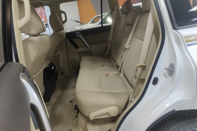 Used Toyota Prado 2014 4.0L Low-Power Version Middle East Edition Left Rear Seat