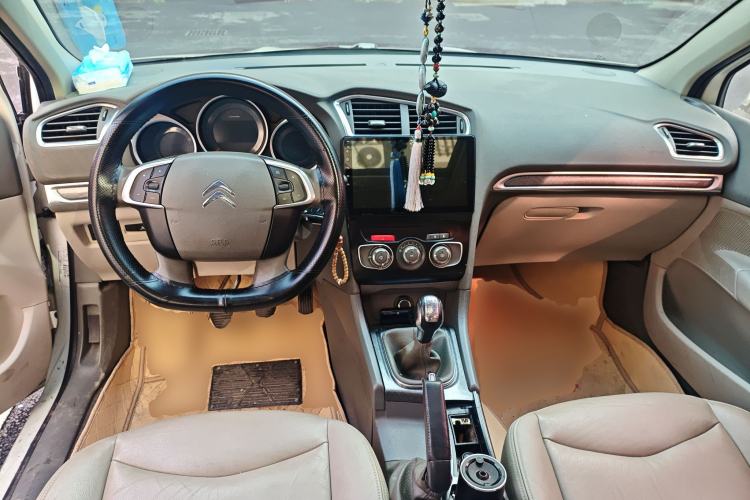 Used Citroen C4L 2013 1.6L Manual Jingzhi Edition Center Console