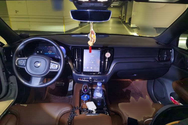 Used Volvo S60 New Energy 2024 T8 All-Wheel Drive Long-Range Zhiyi Luxury Edition