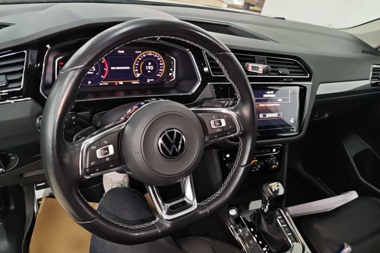 Used Volkswagen Tiguan L 2021 330TSI Automatic Two-Wheel Drive R-Line Enhanced Edition