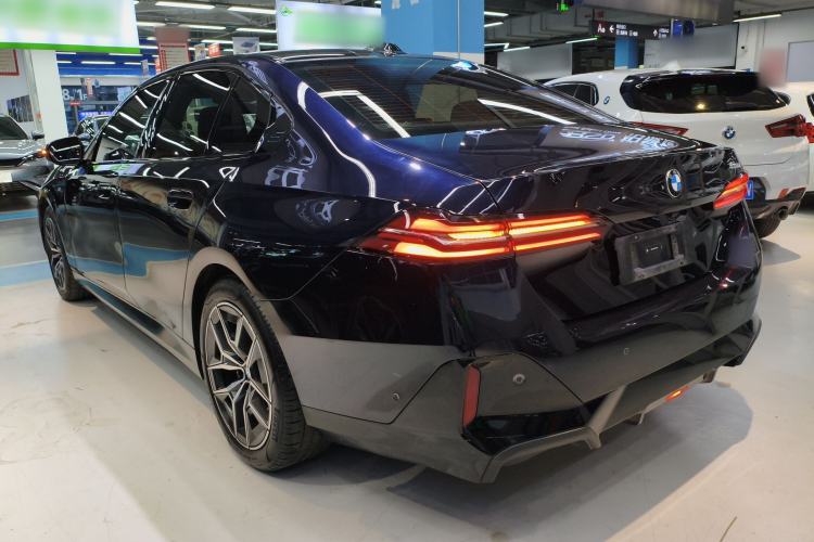 Used BMW 5 Series 2024 530i Leading Model M Sport Package Rear Left 45 Deg