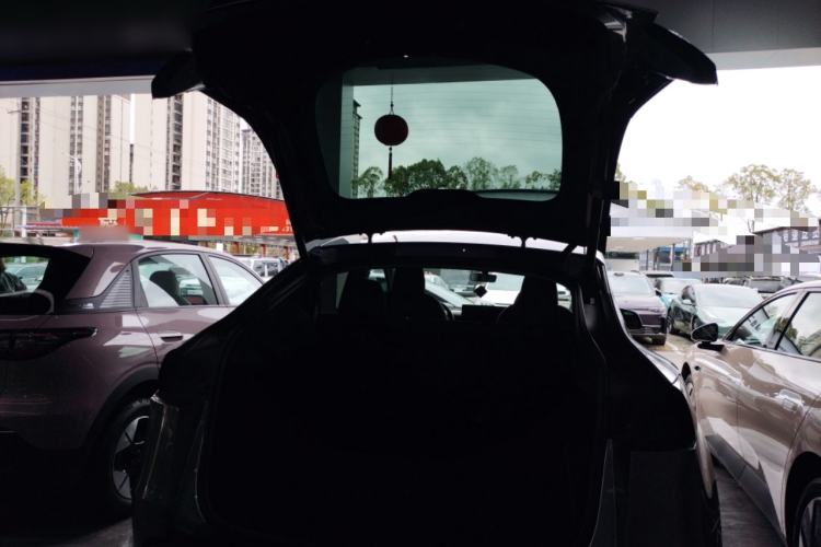 Used Tesla Model Y 2025 Long-Range All-Wheel-Drive Version