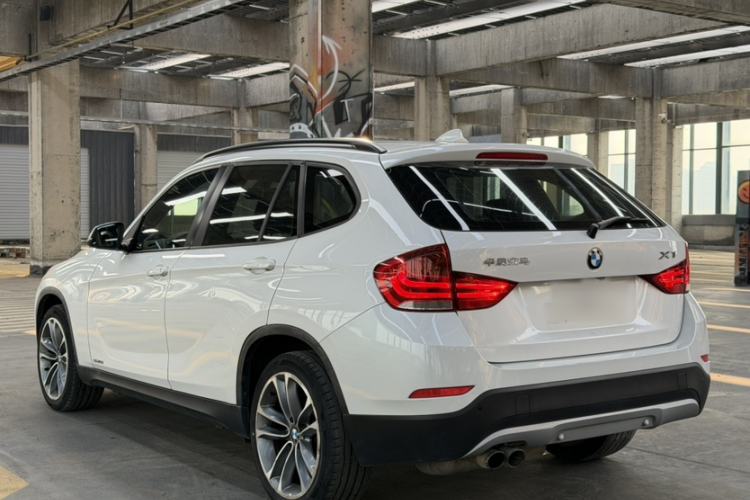 Used BMW X1 2015 sDrive18i Leading Edition
