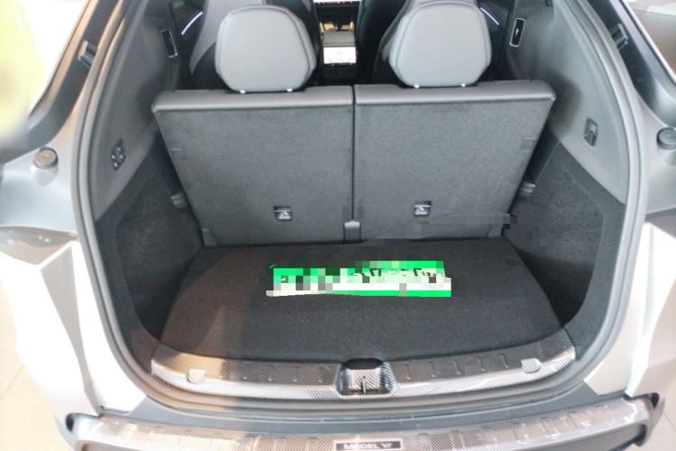 Used Tesla Model Y L 2025 Model Long-Range All-Wheel-Drive Version