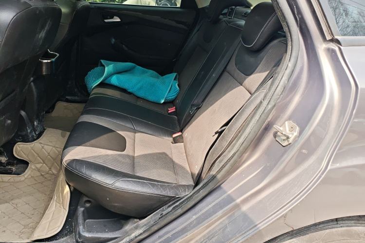 Used Ford Focus 2012 Sedan 1.6L Manual Fashion Edition
