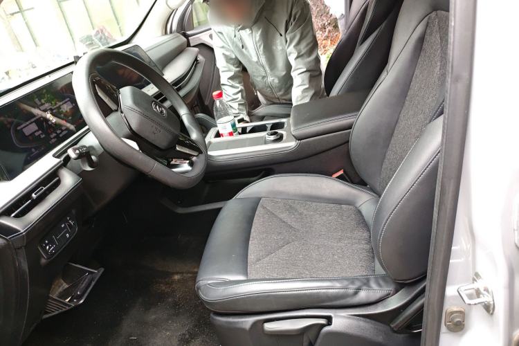 Used CHANGAN Hunter 2024 Warrior Edition Luxury Model Dual-Motor All-Wheel Drive with Extra-Long Cargo Box Left Front Seat