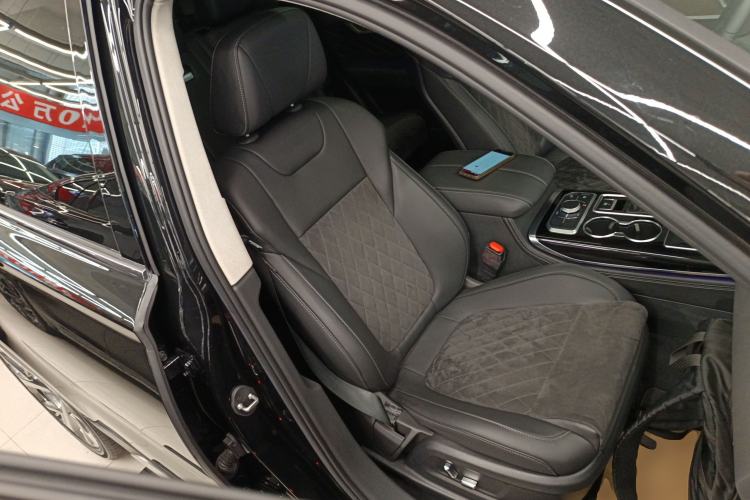 Used Hongqi HS7 2022 2.0T DCT Two-Wheel Drive Smart Connect Flagship Edition 7 Seats Right Front Seat