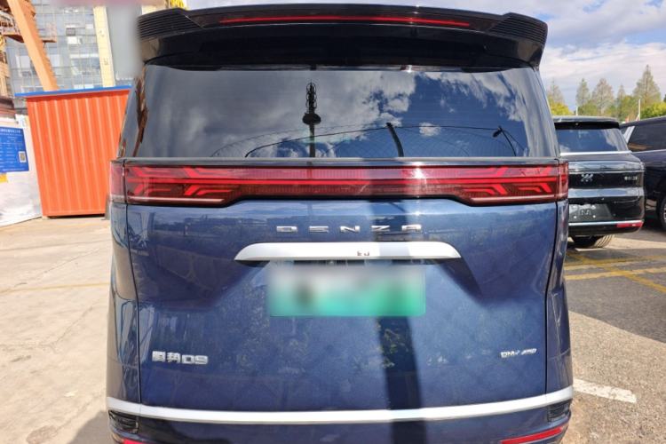 Used Denza D9 2022 DM-i 970 Four-Wheel Drive Prestige Model
