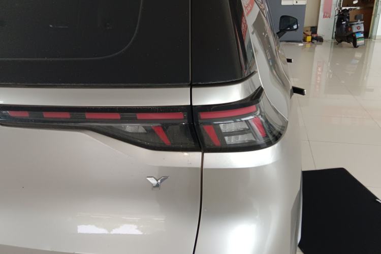 Used AION Y 2022 70 Intelligent Edition Lithium Iron Phosphate Right Rear Taillight