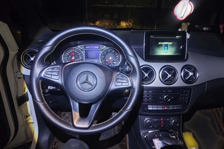 Used Mercedes-Benz B-Class 2015 B 200 Sport Edition Steering Wheel