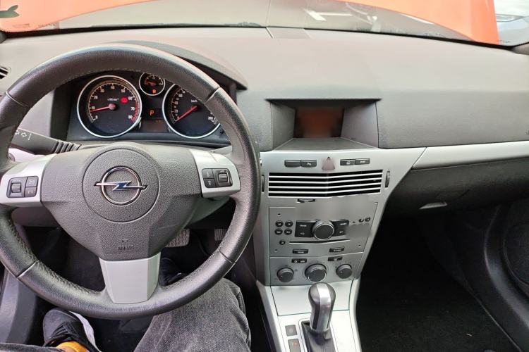 Used Opel Astra 2010 1.8 GTC Panoramic Windshield Edition