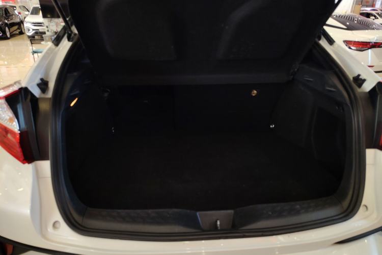 Used Toyota C-HR 2018 2.0L Leading with Sunroof China VI Standard
