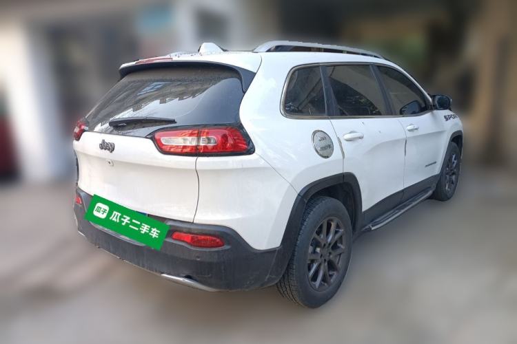 Used Jeep Cherokee 2020 2.0L Two-Wheel Drive Classic Sports Edition
