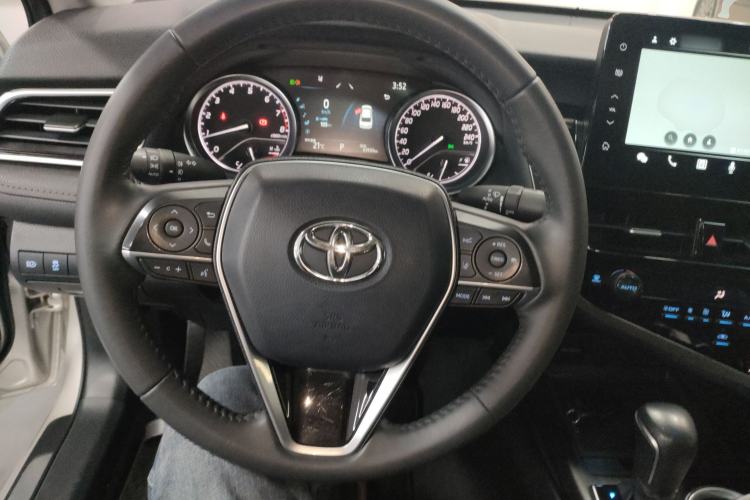 Used Toyota Camry 2021 2.0G Luxury Edition
